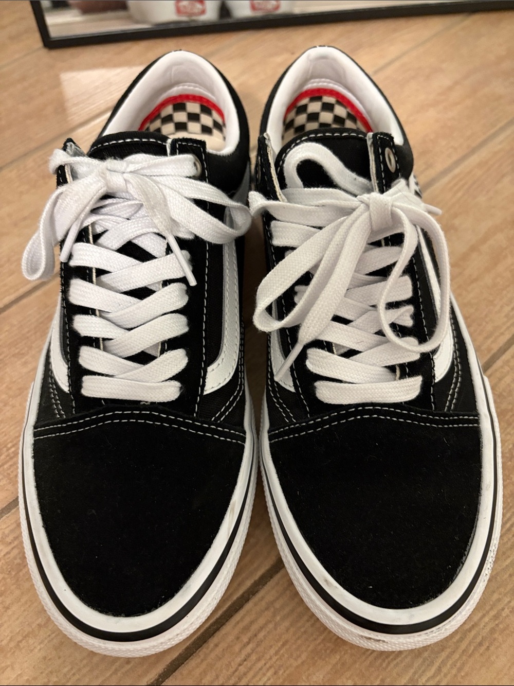 Vans Black &White Low-Top Skate Sneakers-Unisex. Size 7.5 M, 40 EU